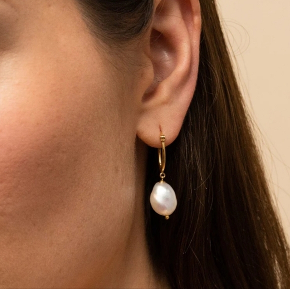 Mejuri Jewelry - Mejuri 18k Yellow Gold Vermeil On Silver Drop Freshwater Pearl Hoop Earrings